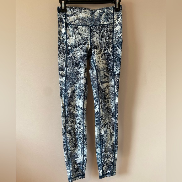 Lululemon leggings with pockets sz 4 - Picture 1 of 2